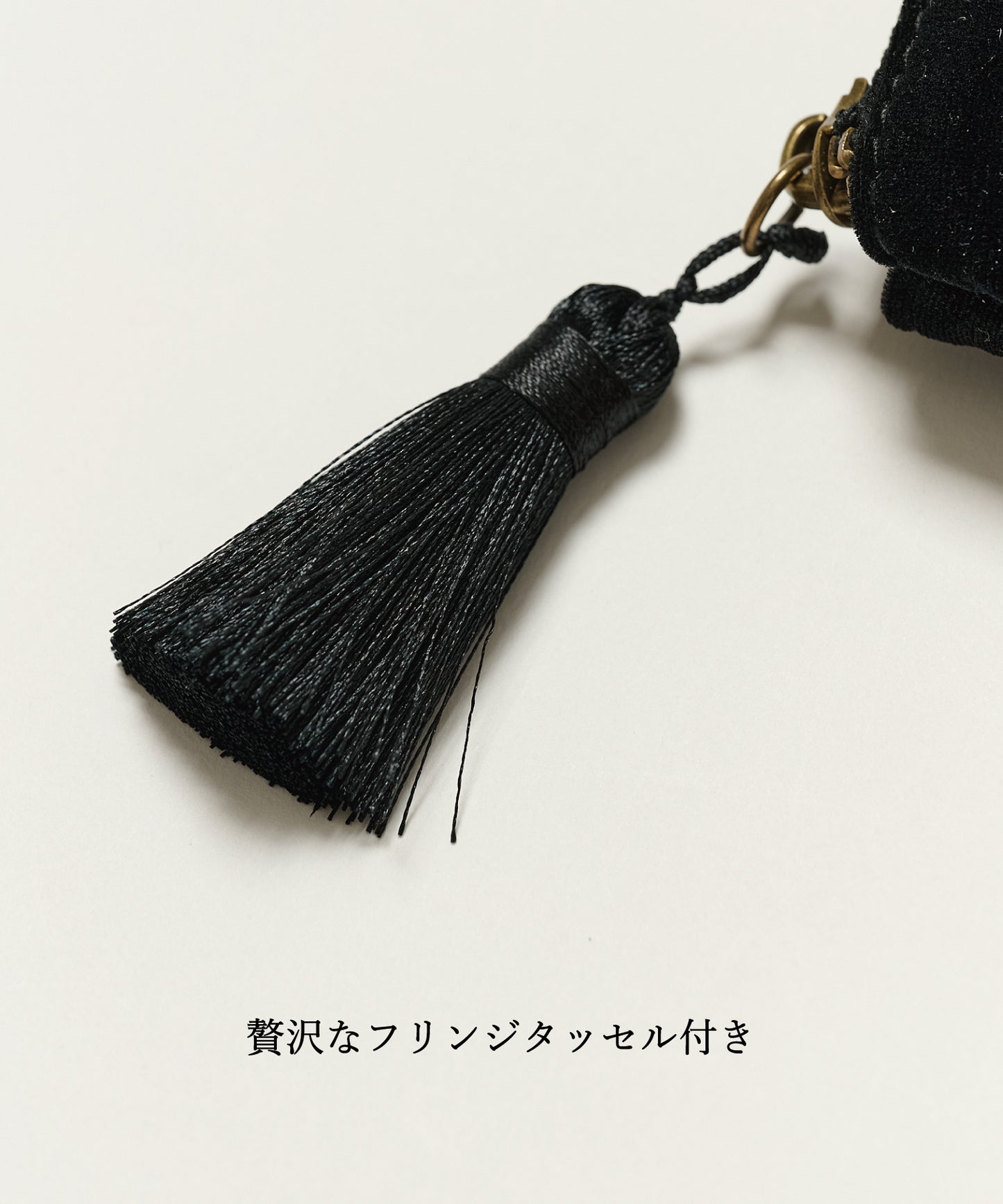 embroidery ベロアポーチ