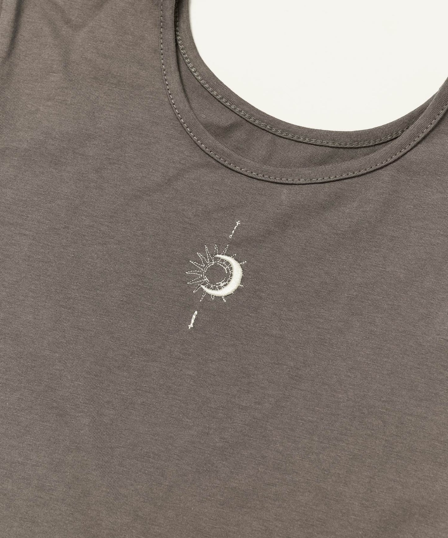 sun&moon 刺繍Tシャツワンピース