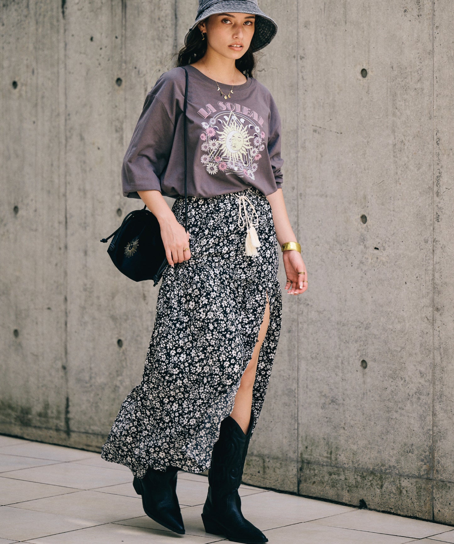 embroidery ベロアショルダーバッグ
