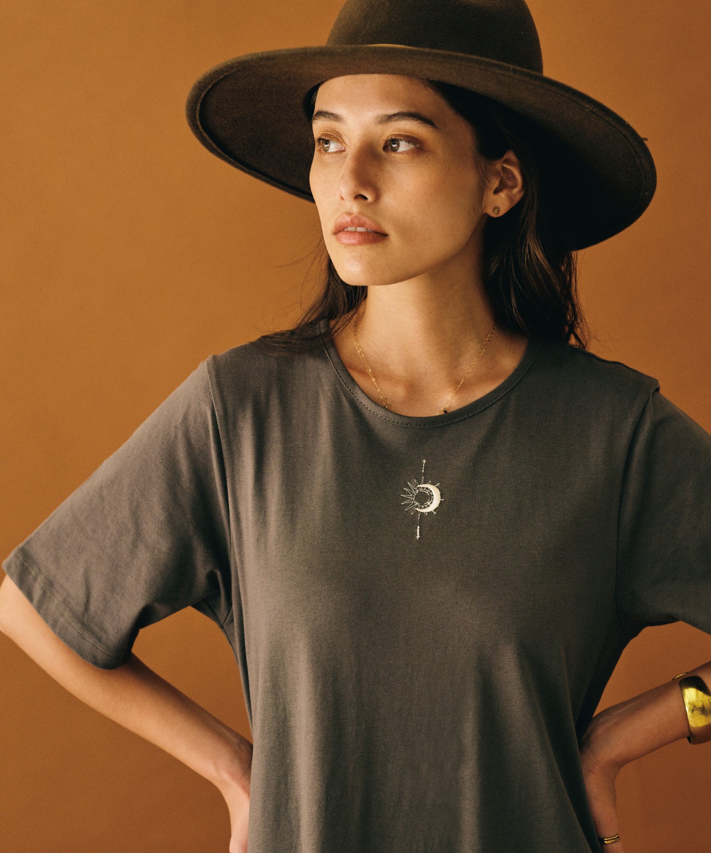sun&moon 刺繍Tシャツワンピース